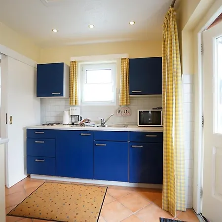Haus Suenje Bungalow * Busum